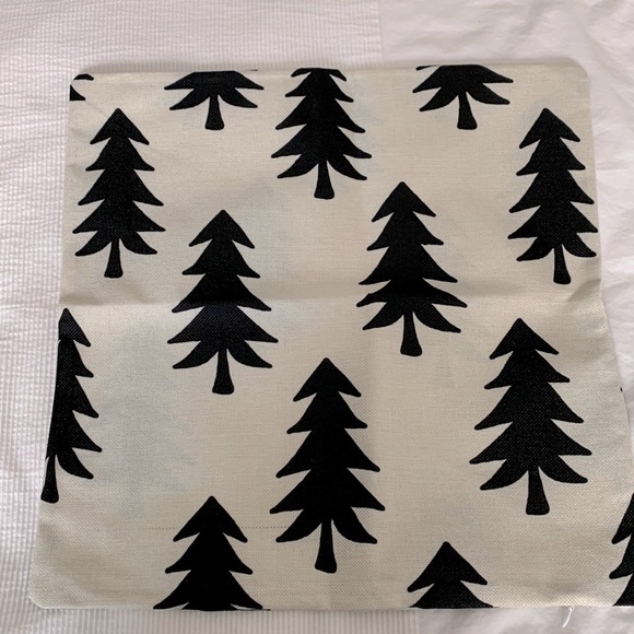 Black and cream cushion cover - Picture 1 of 2